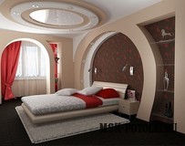 Двухуровневые натяжные потолки в спальне