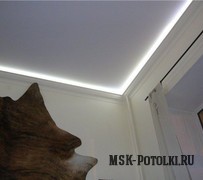 Парящий натяжной одноуровневый потолок с подсветкой