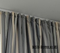 Карниз для штор в комнате с натяжными потолками
