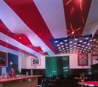 3D натяжной потолок в виде флага