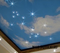 Натяжной потолок с облаками и подсветкой