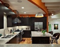 Оранжевый натяжной потолок на кухне