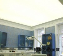 Светящийся натяжной потолок в медицинском кабинете
