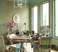 Зелёный потолочный плинтус для яркого цветного потолка в кухне