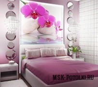 Розовый комбинированный натяжной потолок в спальне